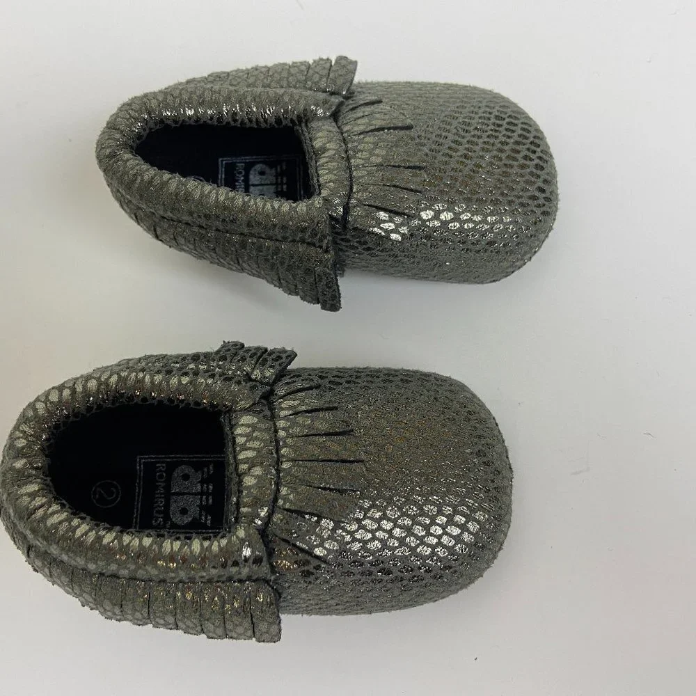 NWOT Romirus: Gray Metallic Snake Moccasins Soft Sole for Baby Size 2